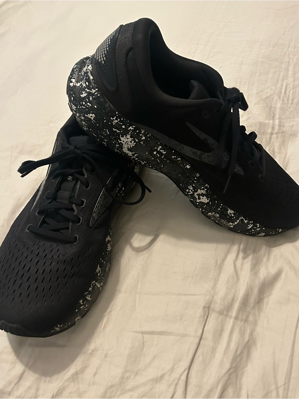 Brooks Men's Black Running Shoes with White Speckled Midsole